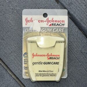 VTG Johnson & Johnson Reach Gentle Gum Care Mint Woven Floss 50 Yd  1 pack 2005